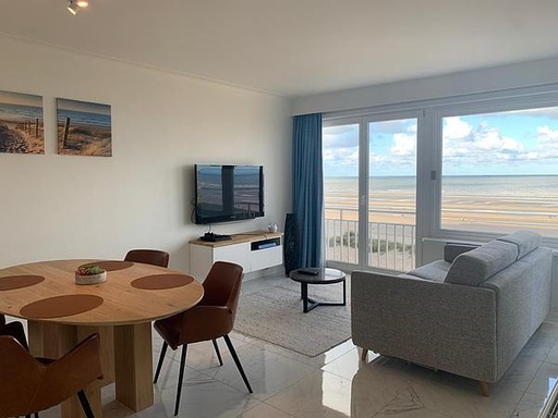 Zeezicht Nieuwpoort "Strand Imperial"